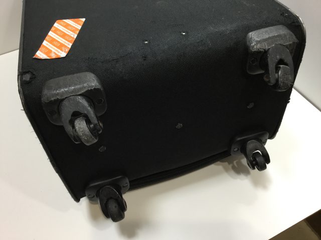 Samsonite（サムソナイト）のスーツケースのキャスター交換が完了しました（愛知県名古屋市Y様） | かばん修理専門店 リペアスタジオ