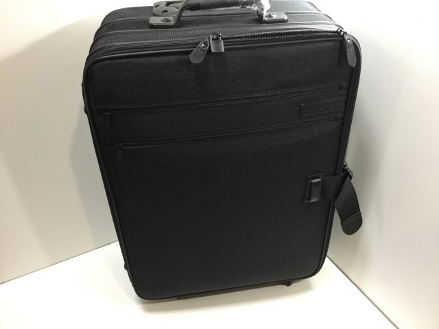 マルエム松崎のスーツケースのキャスター交換が完了しました 愛知県名古屋市f様 かばん修理専門店 リペアスタジオ 愛知県名古屋市 かばん 財布 スーツケースなどの修理を承ります