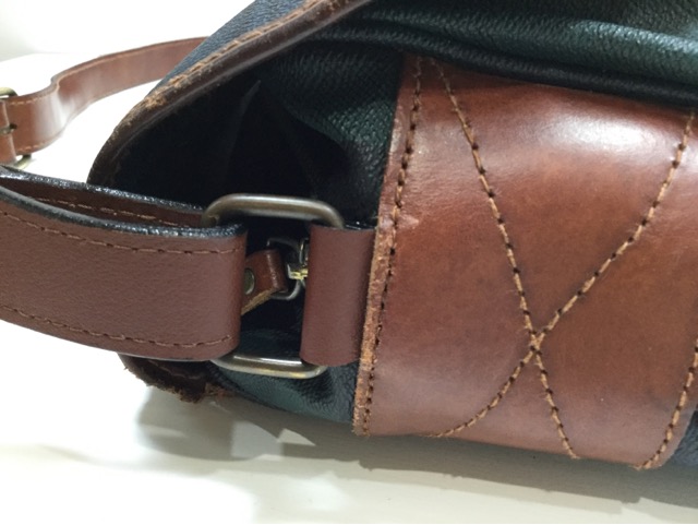 Ralph Lauren(ラルフローレン)のショルダーバッグのループ、ベルトの付け根革パーツ交換が完了しました（愛知県一宮市O様）after02