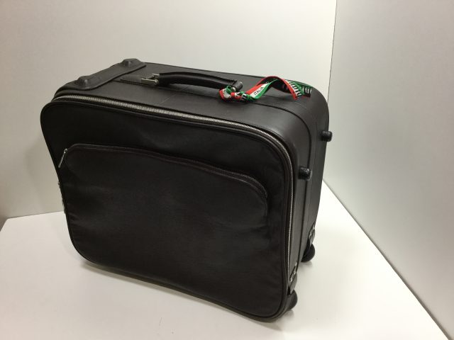 Orobianco（オロビアンコ）のスーツケースのキャスター交換が完了しました（愛知県名古屋市A様） | かばん修理専門店 リペアスタジオ