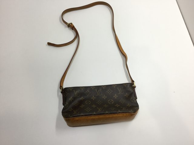 LOUIS VUITTON(ルイ ヴィトン)トロターモノグラムキャンバスショルダーバッグＭ51240のショルダーベルト交換が完了しました。 (東京都杉並区Ｓ様) before