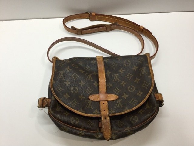 Louis Vuitton（ルイ・ヴィトン）のバッグのショルダーベルト交換が ...